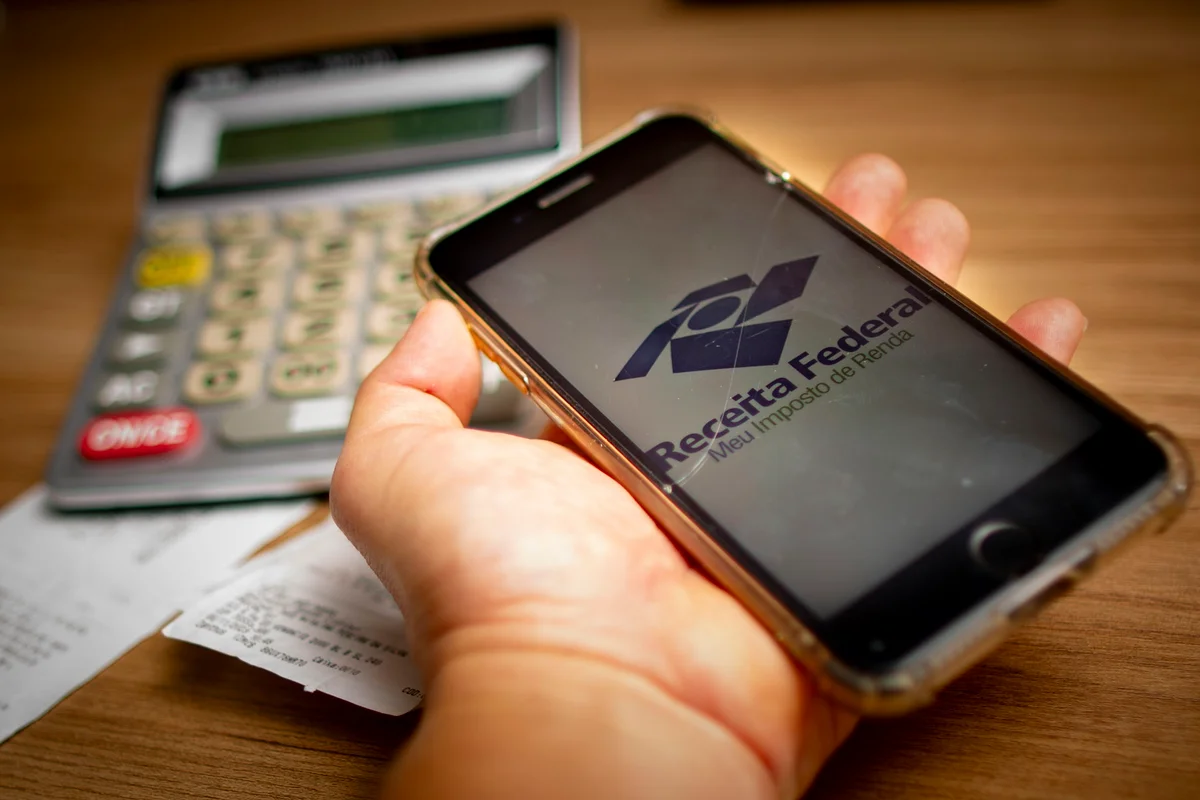 Receita paga R$ 41 bilhões em restituições do IR em 2026 e bate recorde