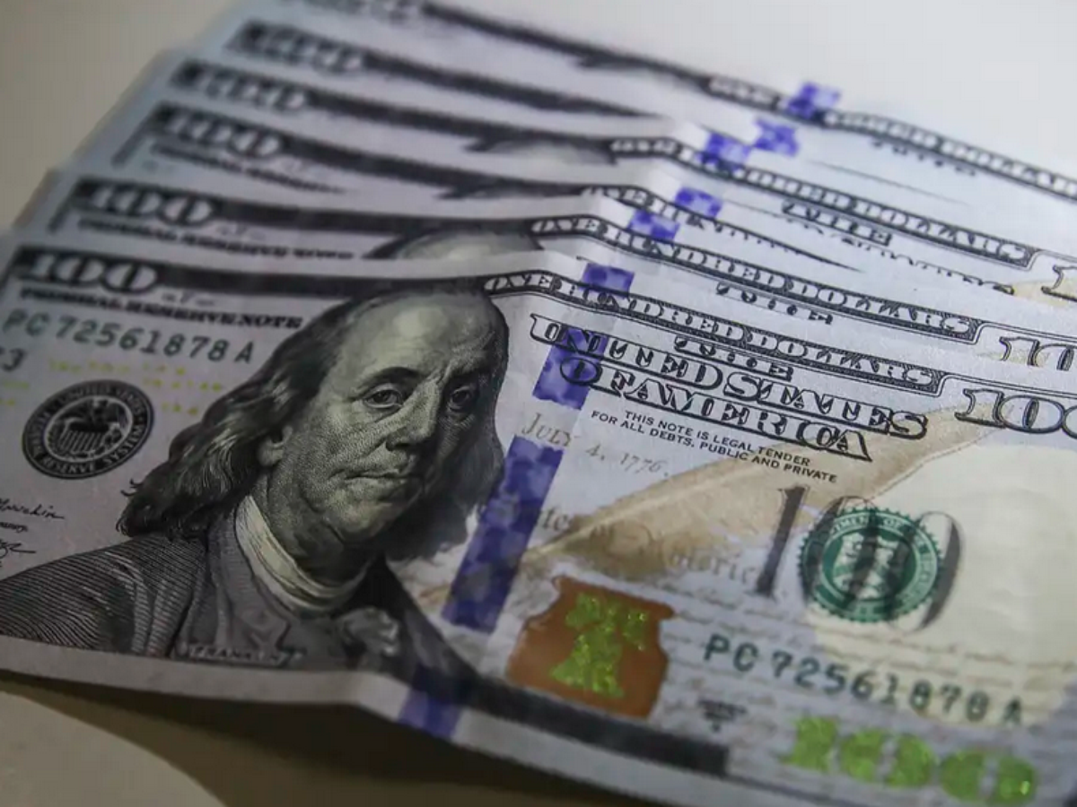 Dólar cai mais de 1% no Brasil depois de disparada pós-eleição