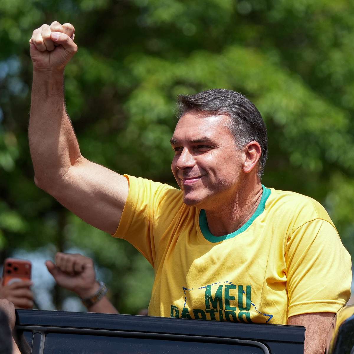 Flávio Bolsonaro é o primeiro candidato a sofrer virada, perde para Lula e fracassa na tentativa de levar bolsonarismo de volta ao poder