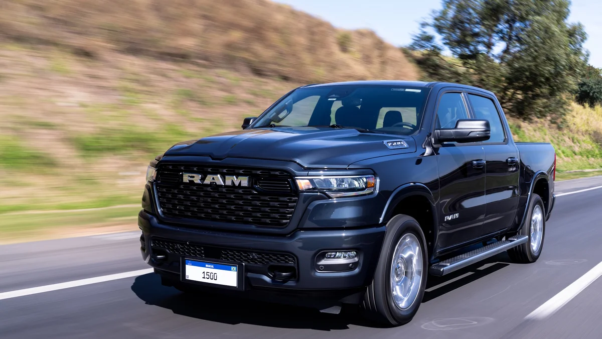 Imagem da matéria: RAM convoca recall por falha grave em software; veja como agendar