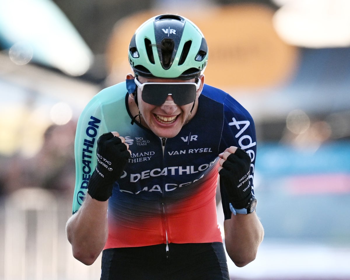 Seixas faz história no Giro di Lombardia após protesto dos ciclistas sobre segurança