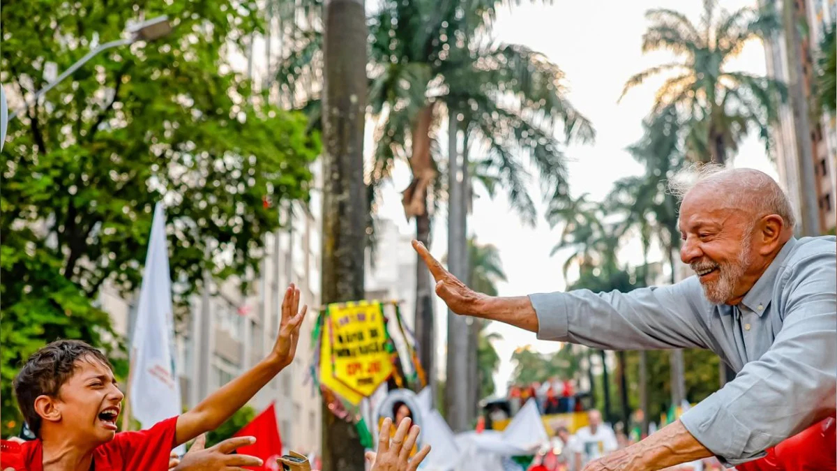 Derrotado em Minas, PT busca nova estratégia e puxadores de votos para Lula