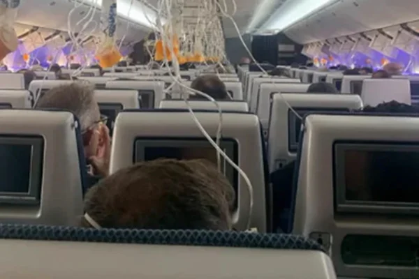Avião perde 8 mil metros de altitude e volta para Londres após emergência