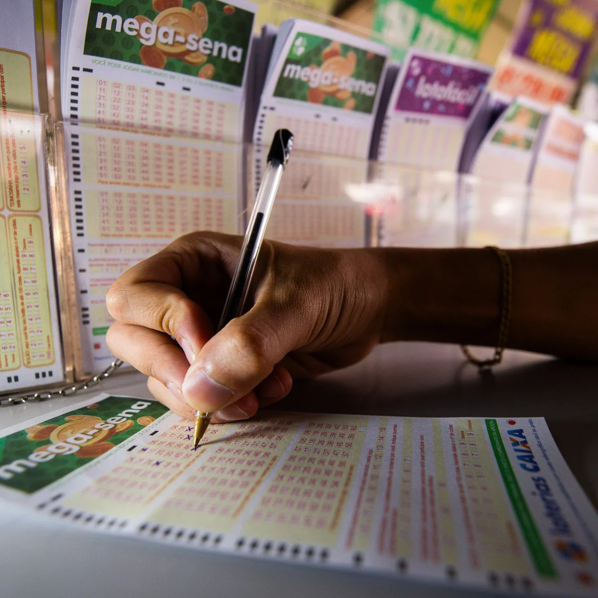 Mega-Sena: apostas feitas no DF e Entorno faturam R$ 33 mil cada