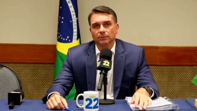 Análise: Eleitorado indeciso e democracia são os grandes prejudicados em 'noite triste do País' com debate cancelado