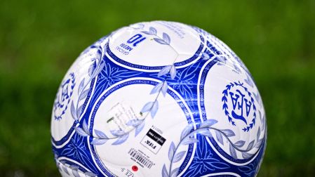 Balón especial en el Argentina Vs Burkina Faso en homenaje a Lionel Messi, quien el martes 6 de octubre jugará por última vez con la 'Albiceleste'.