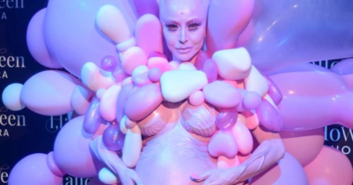 Sabrina Sato teve que se trocar dentro de caminhão para ir ao baile da Sephora
