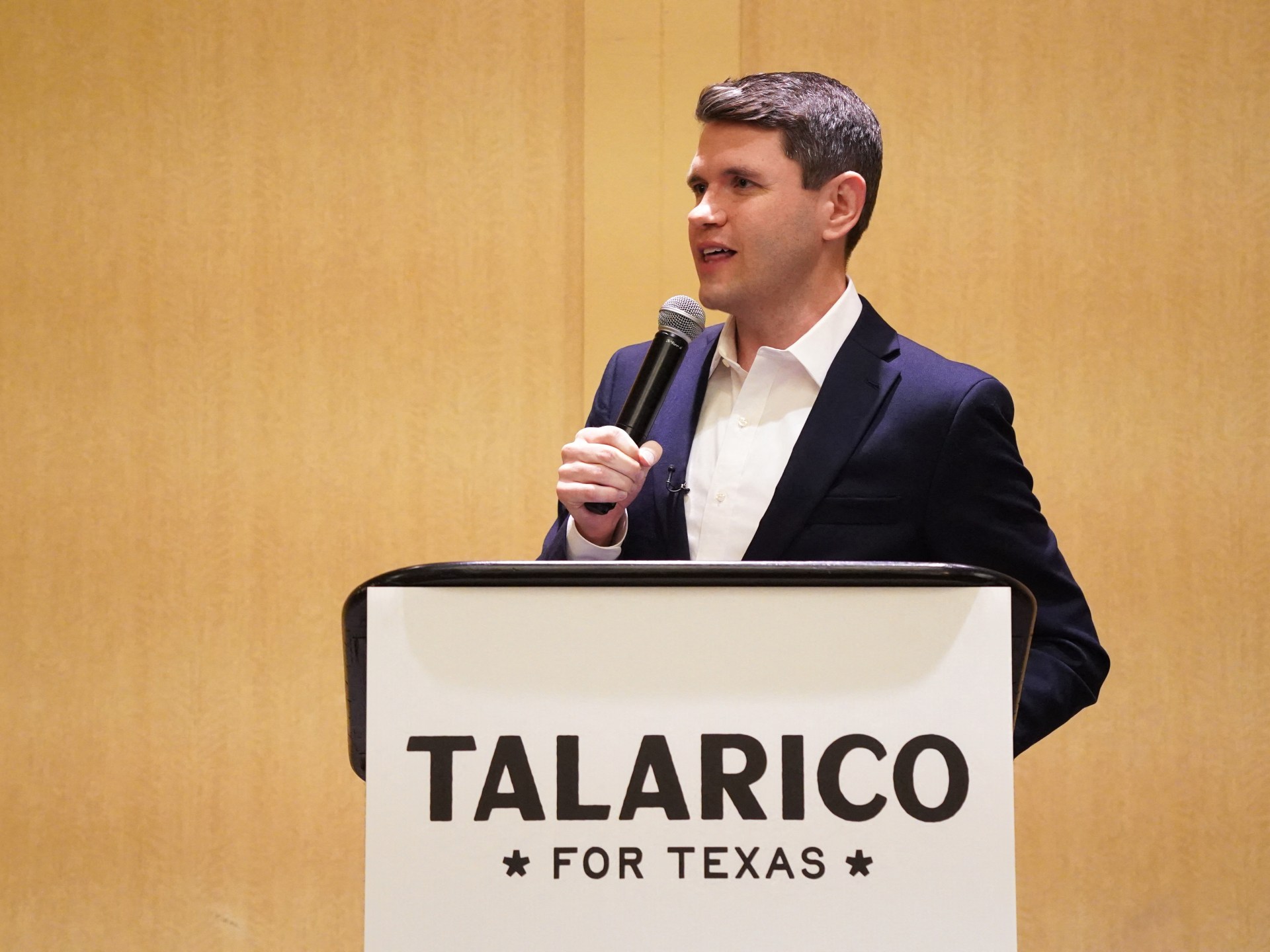 O irmão de George W Bush apoia o democrata James Talarico na corrida para o Senado do Texas