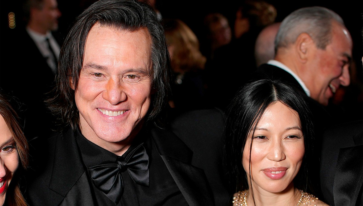 Site revela casamento secreto de Jim Carrey com namorada em cerimônia nos EUA