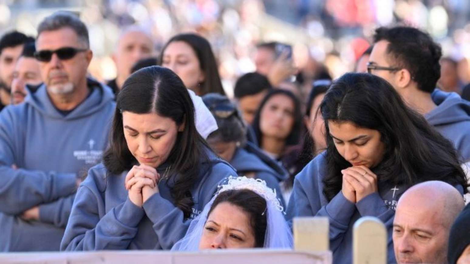 Fi&eacute;is ouviram mensagem do papa Le&atilde;o XIV no encerramento do encontro internacional sobre a fam&iacute;lia