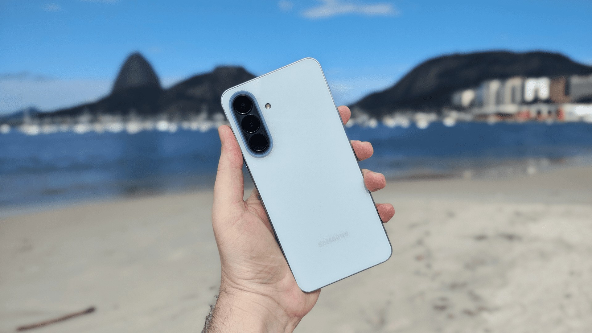 Em dúvida? 4 motivos para comprar o Galaxy A57 em vez do Poco X8 Pro