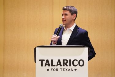 O irmão de George W Bush apoia o democrata James Talarico na corrida para o Senado do Texas