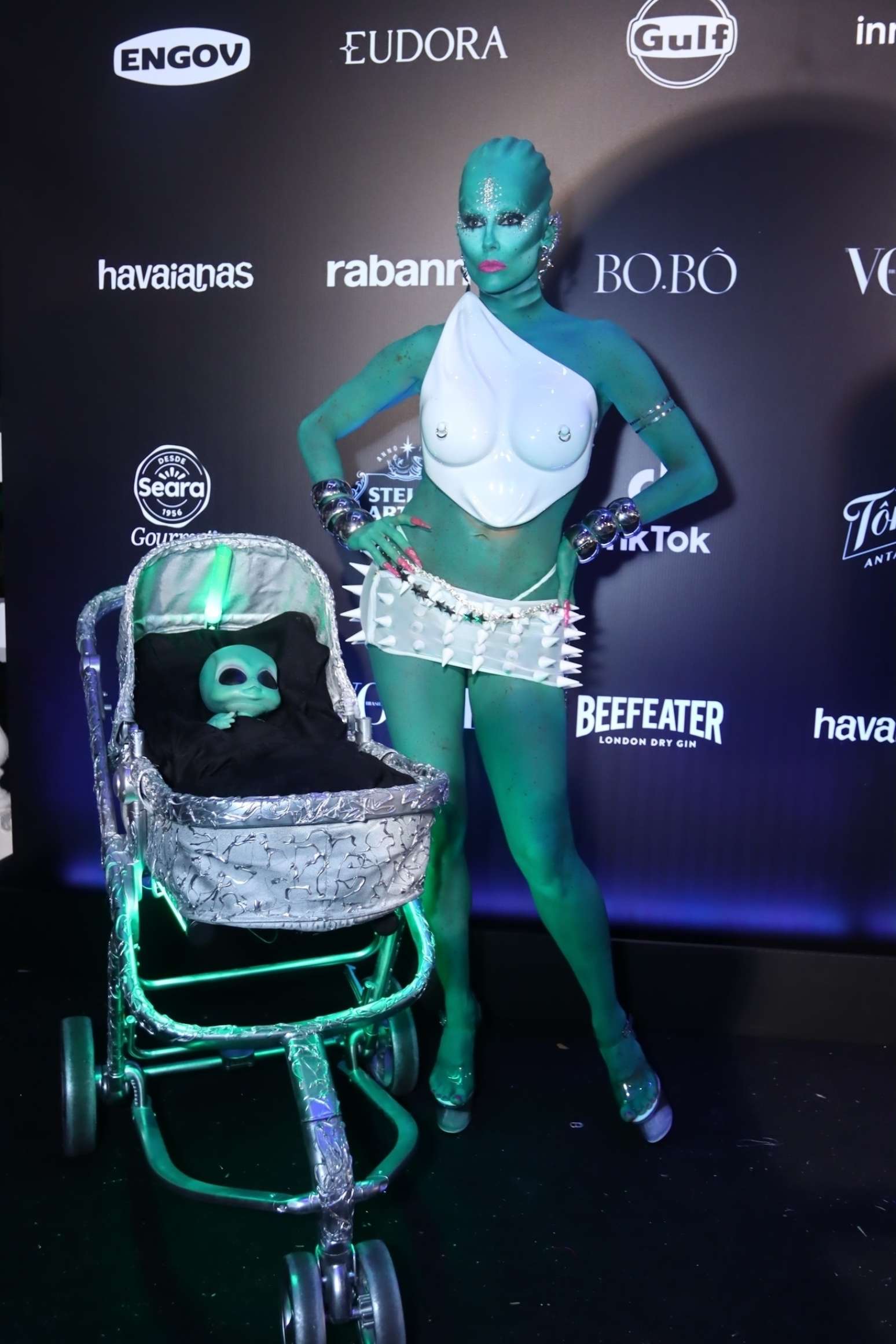 Deborah Secco no Baile da Vogue de 2024