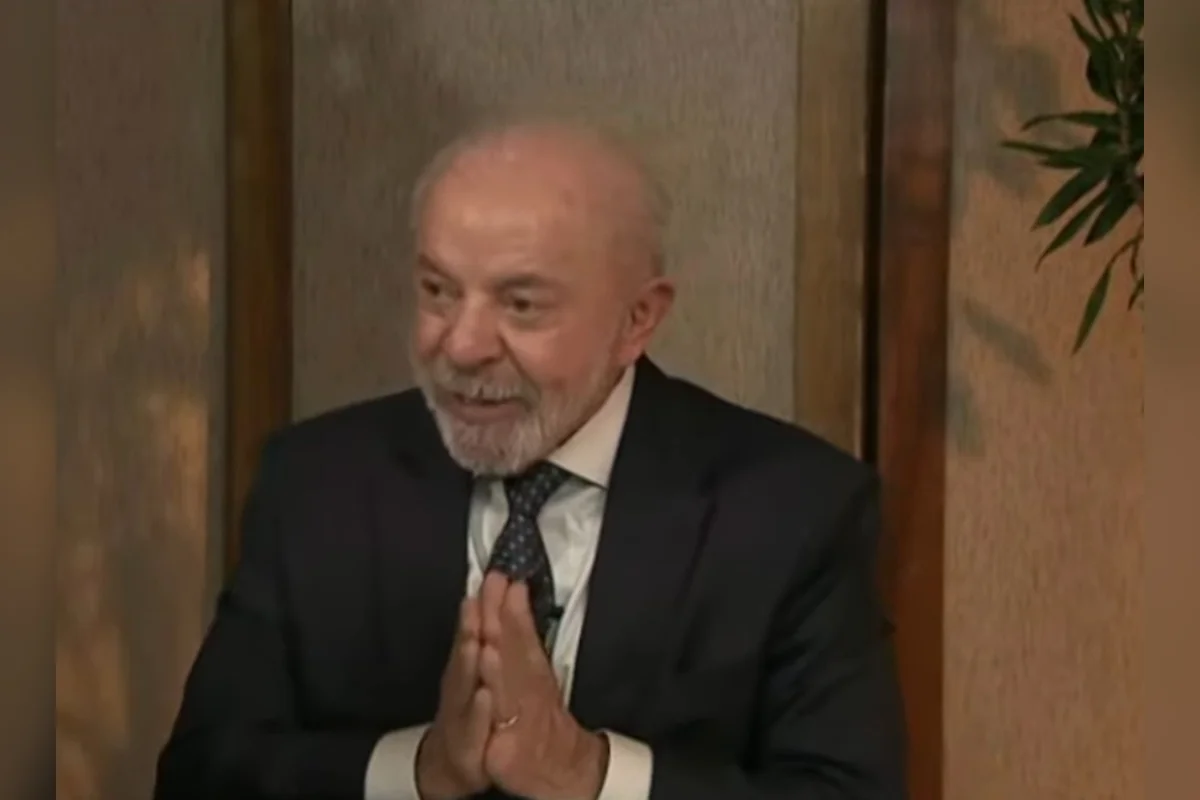 Lula prepara PEC do “transporte gratuito” e avalia ato no Planalto na 4ª