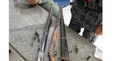 Tr&ecirc;s armas de fogo e diversas muni&ccedil;&otilde;es foram apreendidas em Olinda Foto: Divulga&ccedil;&atilde;o / Portal de Prefeitura