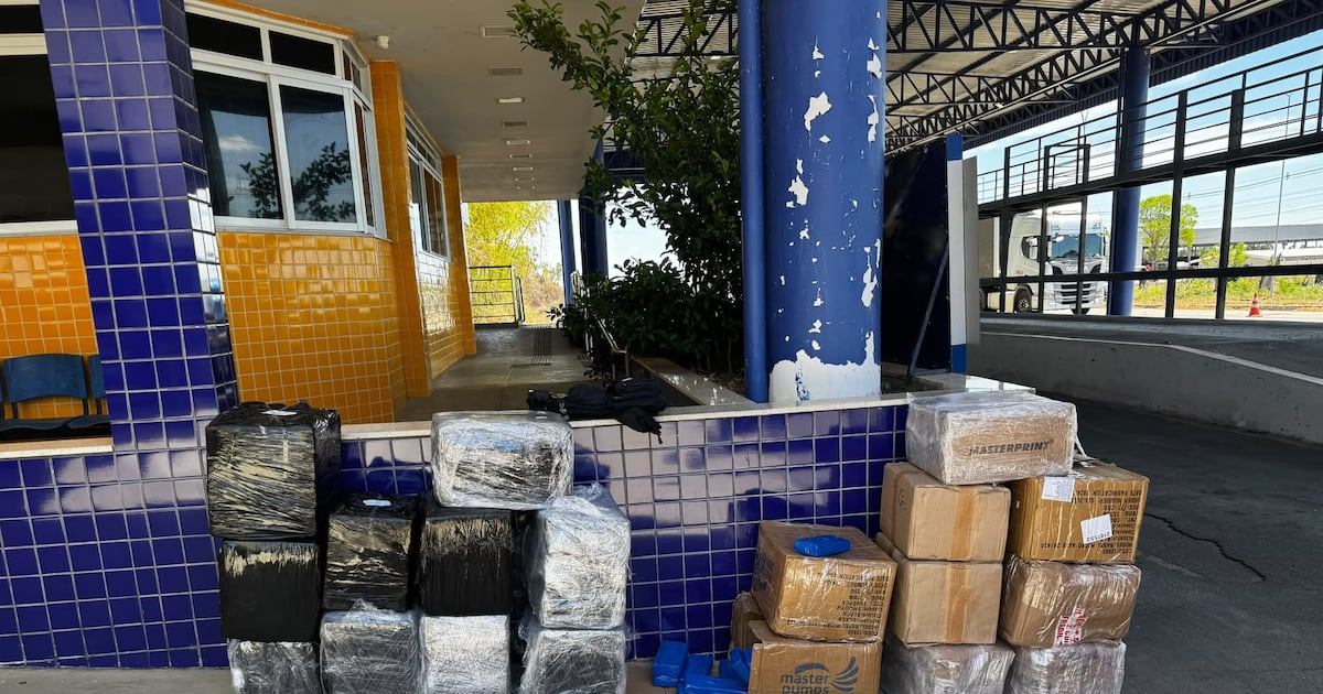 Polícia prende caminhoneiro da Paraíba com mais de meia tonelada de drogas na Bahia