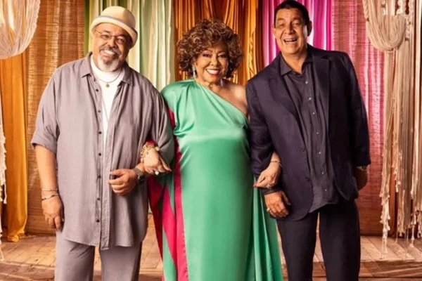 Alcione, Zeca e Jorge Aragão celebram encontro no palco: "Somos família"